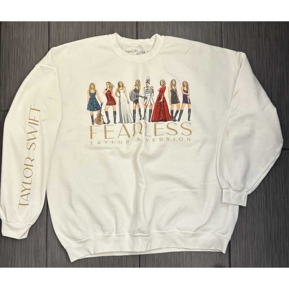 Taylor Swift Fearless Taylor’s Version Crewneck S… - image 1